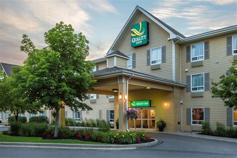 QUALITY INN AIRPORT .